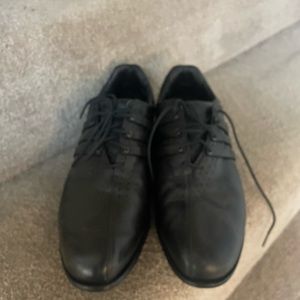 Great pair of Adidas Tour 360 LTD size 13. Spikelesss so can be casual as well.